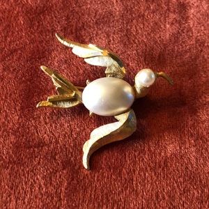 Gold and pearl bird brooch